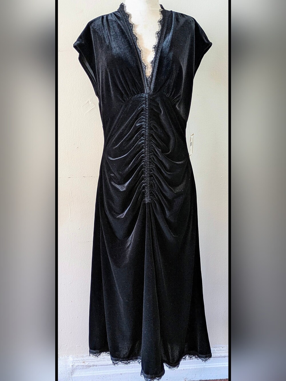 Vintage Jonathan Martin Studio Black Velvet Ruched V-Neck Dress Size 14 - Picture 2 of 8